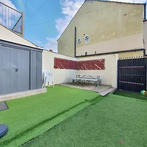 Dysa Crystal House Holiday home